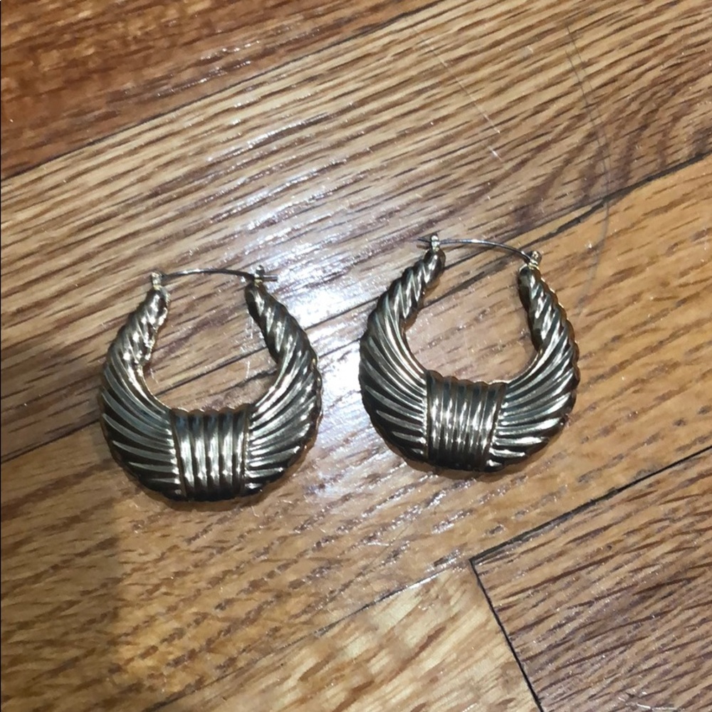 Free people gold door knocker earrings